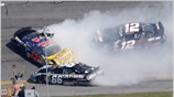 Εντυπωσιακό στιγμιότυπο από τον αγώνα «Camping World 300 Nationwide Series», λίγο πριν ...