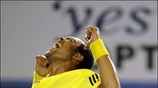Ο Γάλλος Jo Wilfried Tsonga πανηγυρίζει μετά τη νίκη που πέτυχε κόντρα ...