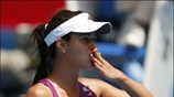 Η Ana Ivanovic στέλνει ένα φιλί στους θαυμαστές της μετά τη νίκη ...