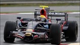 Η νέα Toro Rosso στα χέρια του Σεμπαστιέν Μποέμι στην Πορτογαλία. ...