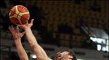 Στην κορυφή της Α1 Μπάσκετ αναρριχήθηκε ο Ολυμπιακός εκμεταλλευόμενος τη χθεσινή ήττα ...