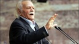 Ο Μανώλης Γλέζαος μιλά σε συνεδρίαση του Συμβουλίου των προέδρων και της ...