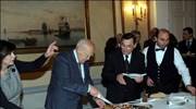 Ο Πρόεδρος της Δημοκρατίας Κάρολος Παπούλιας (Κ) έκοψε την πρωτοχρονιάτικη πίτα του ...
