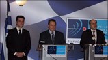 Ο νέος ΥΜΕΤ Ευριπίδης Στυλιανίδης (Κ), ο απερχόμενος Κωστής Χατζηδάκης (Δ) και ...