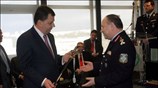 Ο πρώην υφυπουργός Eσωτερικών Παναγιώτης Χηνοφώτης (A) και ο αρχηγός της ΕΛΑΣ ...