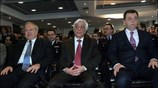 Ο υπουργός Εσωτερικών Προκόπης Παυλόπουλος (Κ) και ο νέος αναπληρωτής  υπουργός ...