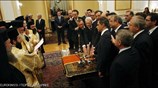 Ενώπιον του προέδρου της Δημοκρατίας Κάρολου Παπούλια, του πρωθυπουργού Κώστα Καραμανλή και ...