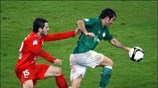 Η καταρρακτώδης βροχή που έπεφτε σε όλη τη διάρκεια του αγώνα, δεν ...