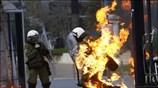 Νέα ένταση στο κέντρο της Αθήνας συγκρούσεις νεαρών με την Αστυνομία. ...
