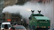Η γερμανική αστυνομία χρησιμοποίησε το Σάββατο εκτοξευτήρες νερού και προχώρησε σε 70 ...