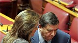Η υπουργός Εξωτερικών Ντόρα Μπακογιάννη συνομιλεί με τον πρόεδρο του ΛΑΟΣ Γιώργο ...