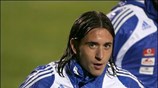 Ο Βασίλης Κουτσιανικούλης εκτελεί ασκήσεις, κατά τη διάρκεια προπόνησης της Εθνικής Ελλάδας ...