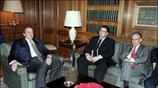 Ο Πρωθυπουργός Κώστας Καραμανλής (Α) συναντάται στο Μέγαρο Μαξίμου με τον Πρόεδρο ...