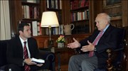 Ο Πρόεδρος της Δημοκρατίας Κάρολος Παπούλιας (Δ) και ο πρόεδρος της Εθνικής ...