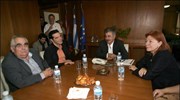Ο πρόεδρος του ΣΥΡΙΖΑ Αλέξης Τσίπρας (2-Α) επισκέφθηκε σήμερα το Δλημο Αθηναίων ...