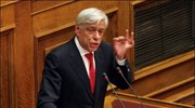 Ο υπουργός Εσωτερικών κ. Προκόπης Παυλόπουλος κατά την ομιλία του στη συζήτηση ...