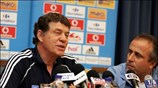 Ο προπονητής της Εθνικής ομάδας Ότο Ρεχάγκελ στη συνένετυξη Τύπου εν