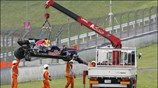 Ο,τι απέμεινε από τη Red Bull-Renault του Ντέιβιντ Κούλθαρντ μετά το άσχημο ...