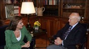 Τον Πρόεδρο της Δημοκρατίας Κάρολο Παπούλια ενημέρωσε η υπουργός Εξωτερικών Ντόρα Μπακογιάννη,για ...
