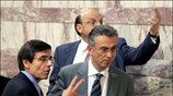 Ο υπουργός Επικρατείας Θεόδωρος Ρουσόπουλος, ο αναπληρωτής κυβερνητικός εκπρόσωπος Ευάγγελος Αντώναρος (Κ) ...