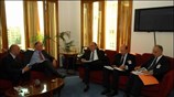 Ο υφυπουργός Εξωτερικών Πέτρος Δούκας (2Α) σε συνάντηση με τον ΥΦΥΠΕΞ Ιταλίας ...