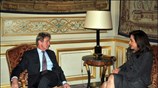 Στη συνάντηση που είχε σήμερα το πρωί στο Παρίσι η υπουργός Εξωτερικών, ...