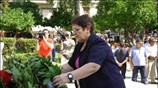 Η γενική γραμματέας της Κεντρικής Επιτροπής του ΚΚΕ Αλέκα Παπαρήγα καταθέτει στεφάνι ...