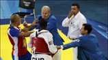 Η ενέργεια του Κουβανού αθλητή Αντζελ Βαλόντια Μάτος να επιτεθεί στο διαιτητή, ...