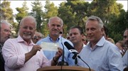 Ο πρόεδρος του ΠΑΣΟΚ Γιώργος Παπανδρέου και ο γραμματέας του Εθνικού Συμβουλίου ...