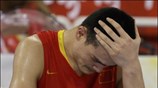 Εκδηλη η απογοήτευση του Γιάο Μινγκ μετά τη μεγάλη ήττα της Κίνας ...