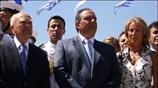 Ο Πρόεδρος της Δημοκρατίας Κάρολος Παπούλιας με τον πρωθυπουργό Κώστα Καραμανλή και ...
