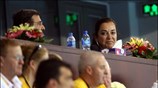 Η υπουργός Εξωτερικών Ντόρα Μπακογιάννη παρακολουθεί τον προκριματικό αγώνα της Εθνικής ομάδας ...