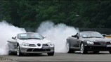 Οι Lewis Hamilton (Δ) και Heikki Kovalainen δοκιμάζουν η νέα Mercedes SLR ...