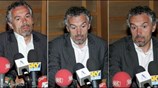 Ο Ρομπέρτο Ντοναντόνι (φωτό) και η ιταλική ποδοσφαιρική ομοσπονδία ανακοίνωσαν χθες τη ...