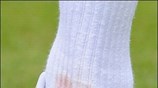 Λεπτομέρεια από τα παπούτσια του Ελβετού Roger Federer. Ο Federer απειλεί, αν ...