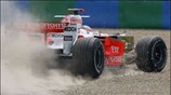 Εξοδος από την πίστα του Magny Cours για τον Nelson Picquet της ...