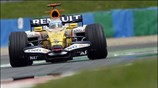 Ο Ισπανός Fernando Alonso με Renault, κατά τη διάρκεια των ελευθέρων δοκιμαστικών ...