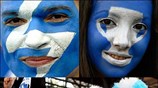Ελληνες φίλαθλοι πριν τον αγώνα με την Ισπανία. ...
