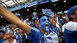 Έλληνες φίλαθλοι στις εξέδρες του Βαλς Σιτσενχαϊμ πριν τον αγώνα με τη ...