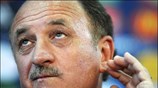 Ο προπονητής της Πορτογαλίας Luiz Felipe Scolari κατά τη διάρκεια της χθεσινής ...