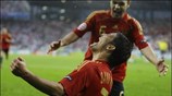 Με χατ-τρικ του David Villa, η Ισπανία επικράτησε με 4-1 των Ρώσων, ...