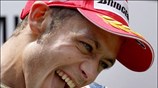 Ο Valentino Rossi (Yamaha) γιορτάζει την κατάκτηση της δεύτερης θέσης στον αγώνα ...
