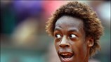 Ο Γάλλος Gael Monfils αντιδρά κατά τη διάρκεια του ημιτελικού του Ρολάν ...