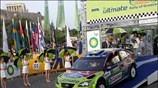 Κάτω από τον ιερό βράχο της Ακρόπολης δόθηκε χθες η εκκίνηση για ...