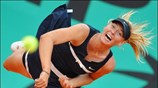 Η Ρωσίδα Maria Sharapova αγωνίζεται κόντρα στην συμπατριώτισσα της Evgeniya Rodina. ...