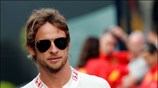 Ο Βρετανός πιλότος της Formula 1 Jenson Button στα πιτ της πίστας ...