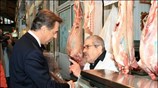 Ο δήμαρχος Θεσσαλονίκης Βασίλης Παπαγεωργόπουλος επισκέφθηκε την κεντρική αγορά της Θεσσαλονίκης για ...