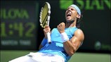 Ο Ισπανός Rafael Nadal πανηγυρίζει το match point κόντρα στον Τσέχο Tomas ...