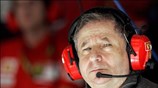 Ο Jean Todt, μέλος του διοικητικού συμβουλίου της Ferrari, παρακολουθεί την εξέλιξη ...