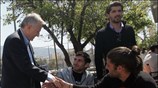 Ο γραμματέας του ΠΑΣΟΚ Γιάννης Ραγκούσης συνομιλεί με φοιτητές του ΤΕΦΑΑ, κατά ...